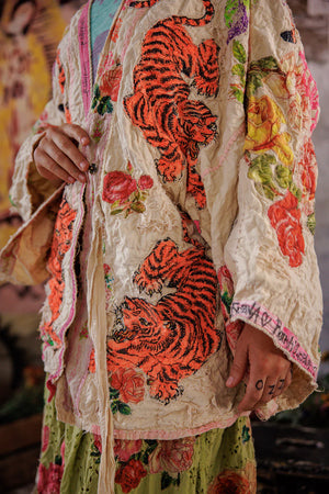 Magnolia Pearl - Birch Daigo Kimono - Moonlight
